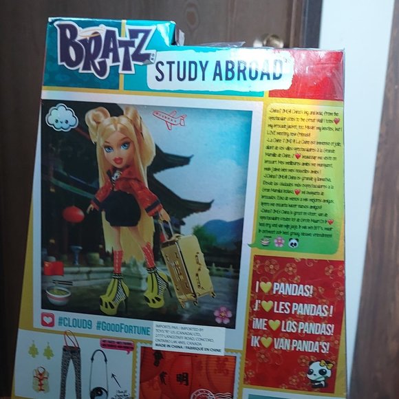 BRATZ STUDY ABROAD CHLOE - Picture 5 of 5